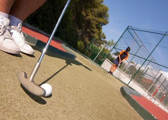 Campingplads Estival Torre De La Mora 2*